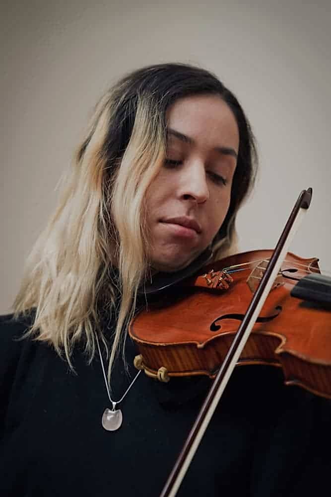Beatriz Chinaider Ramos Vieira - Violin teacher