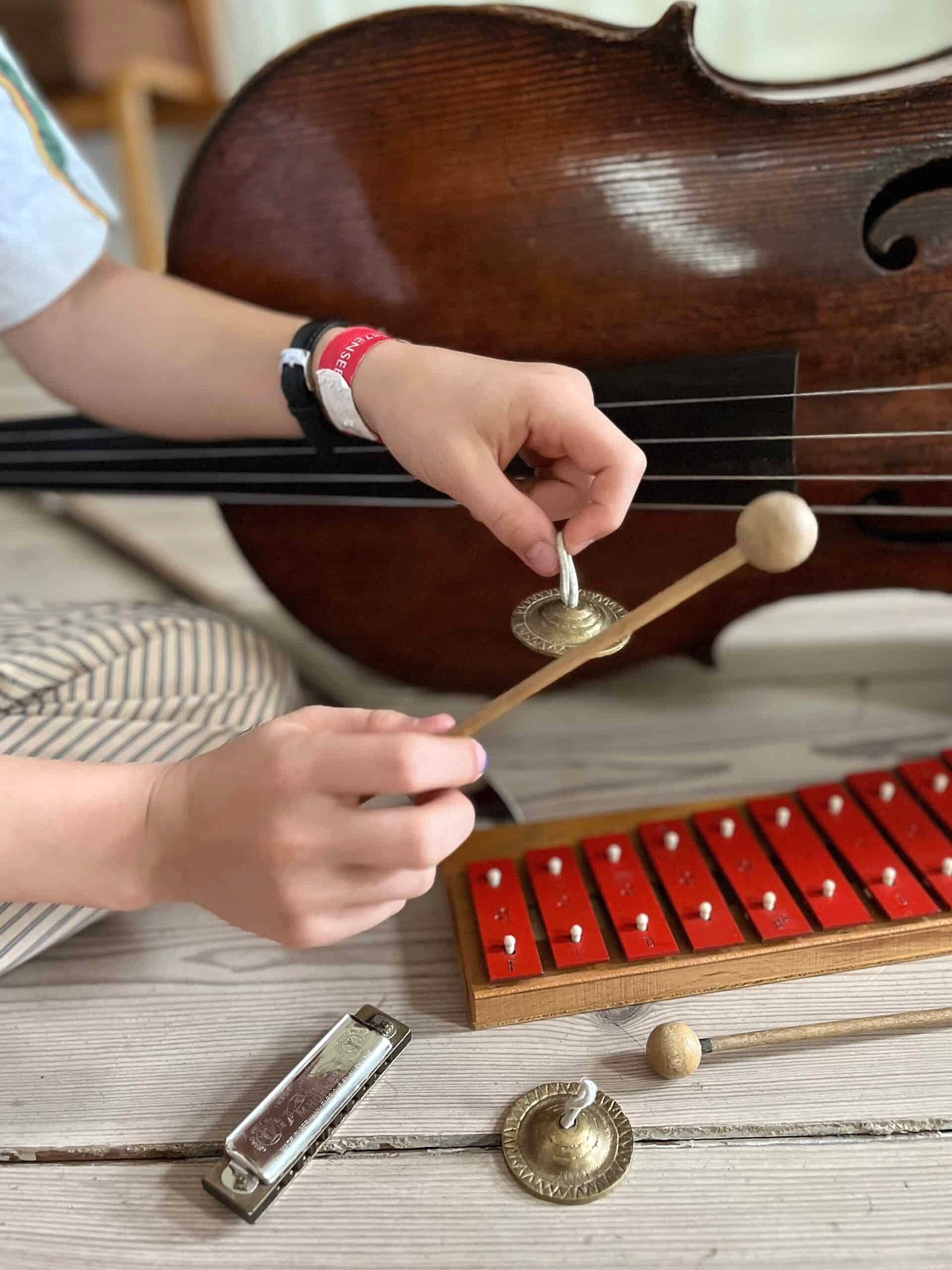 Child playing Turkish Makum music at the Global Music Academy, Berlin